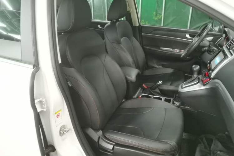 Used Haval H6 2017 Red-Label Sport Edition 1.5T Automatic Two-Wheel Drive Luxury Model Right Front Seat