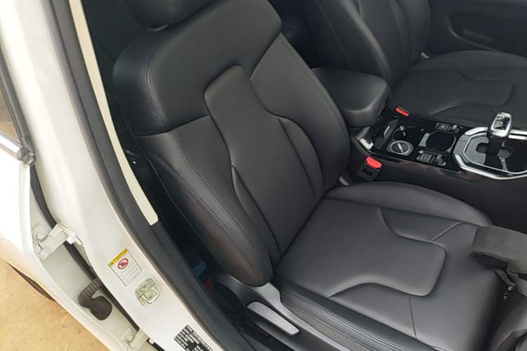 Used Haval H6 2017 Red-Label 1.3T Automatic Two-Wheel Drive Fashion Edition Right Front Seat