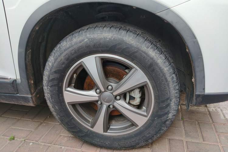 Used Haval H6 2017 Red-Label Sport Edition 1.5T Manual Two-Wheel Drive Elite Model Right Front Wheel Hub