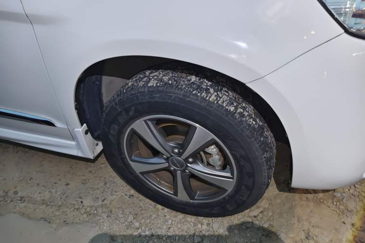 Used Haval H6 2017 Classic Edition 1.5T Automatic Two-Wheel Drive Elite Model Right Front Wheel Hub
