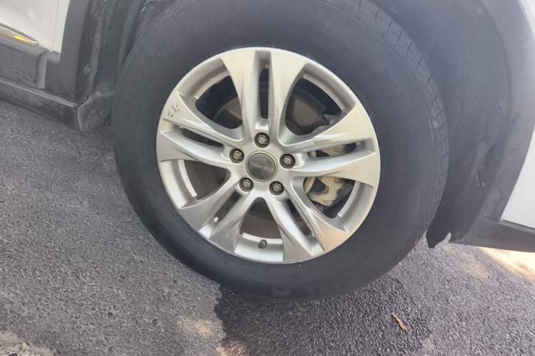 Used Haval H6 2017 Red-Label Sport Edition 1.5T Manual Two-Wheel Drive Elite Model Right Front Wheel Hub