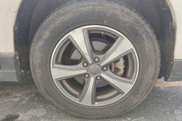 Used Haval H6 2017 Blue Label Sport Edition 1.5T Manual Two-Wheel Drive Elite Model Right Front Wheel Hub