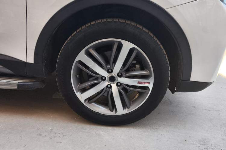 Used Haval H6 2017 Red Label 2.0T Automatic Two-Wheel Drive ZhiShang Model Right Front Wheel Hub