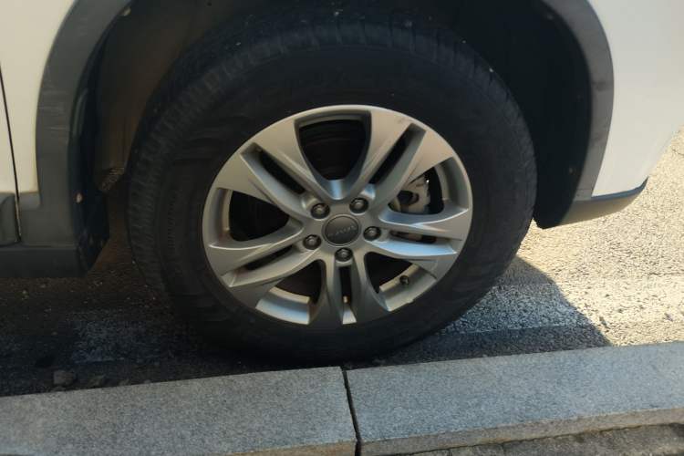 Used Haval H6 2017 Red-Label Sport Edition 1.5T Manual Two-Wheel Drive Elite Model Right Front Wheel Hub
