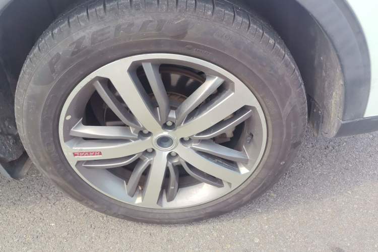 Used Haval H6 2017 Red-Label 2.0T Automatic Two-Wheel Drive Leading Edition Right Front Wheel Hub