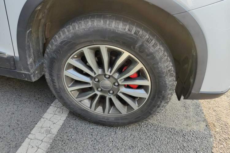Used Haval H6 2017 Restyled Red-Label Sport Version 1.5T Automatic Two-Wheel Drive Luxury Trim Right Front Wheel Hub