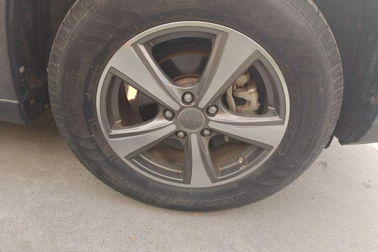 Used Haval H6 2017 Red-Label Sport Edition 1.5T Manual Two-Wheel Drive Elite Model Right Front Wheel Hub