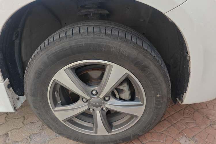 Used Haval H6 2017 Classic Edition 1.5T Automatic Two-Wheel Drive Elite Model Right Front Wheel Hub