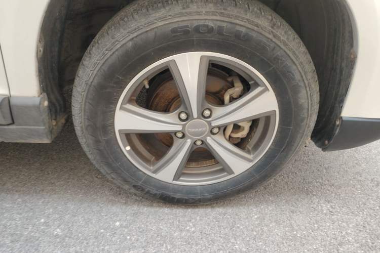 Used Haval H6 2017 Blue Label Sport Edition 1.5T Manual Two-Wheel Drive Elite Model Right Front Wheel Hub