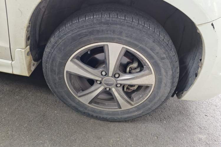 Used Haval H6 2017 Classic Edition 1.5T Manual Two-Wheel Drive Urban Model Right Front Wheel Hub