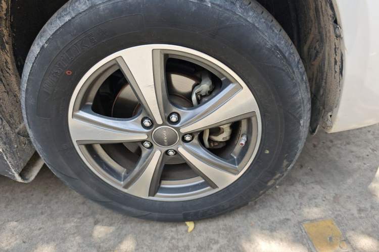 Used Haval H6 2017 Classic Edition 1.5T Automatic Two-Wheel Drive Elite Model Right Front Wheel Hub