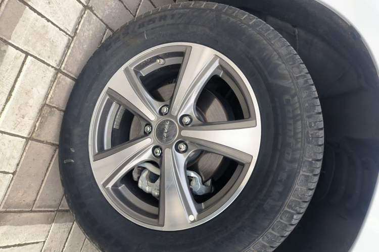 Used Haval H6 2017 Blue Label Sport Edition 1.5T Manual Two-Wheel Drive Elite Model Right Front Wheel Hub