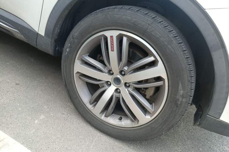 Used Haval H6 2017 Red-Label 1.5T Automatic Two-Wheel Drive Smart Edition Right Front Wheel Hub