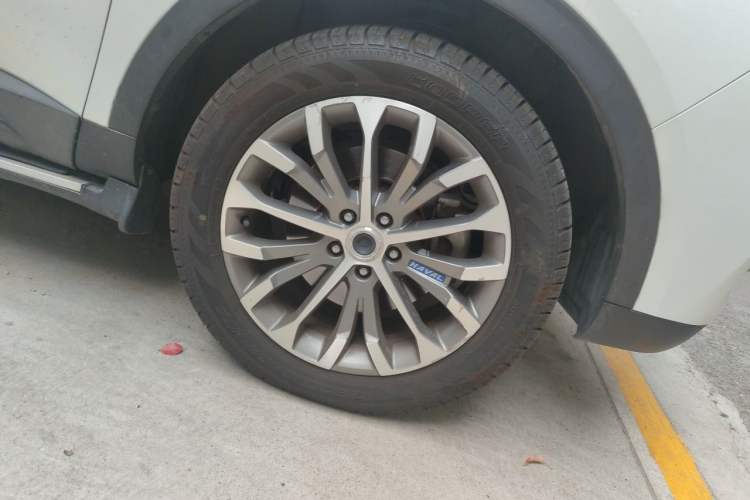 Used Haval H6 2017 Blue Label 2.0T Automatic Two-Wheel Drive Leading Model Right Front Wheel Hub