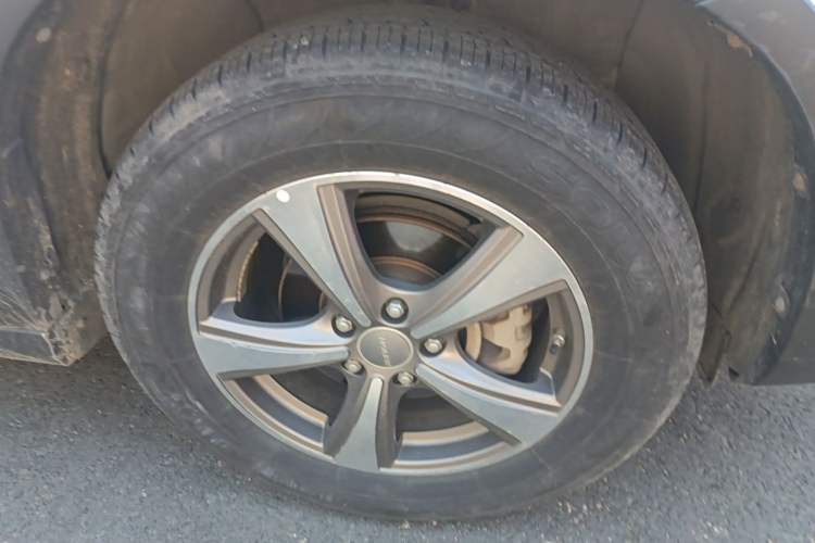 Used Haval H6 2017 Red-Label Sport Edition 1.5T Manual Two-Wheel Drive Elite Model Right Front Wheel Hub