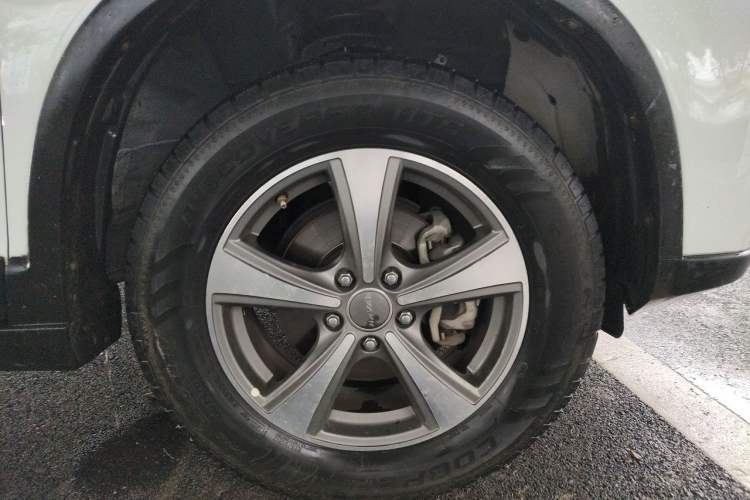 Used Haval H6 2017 Red-Label Sport Edition 1.5T Manual Two-Wheel Drive Elite Model Right Front Wheel Hub