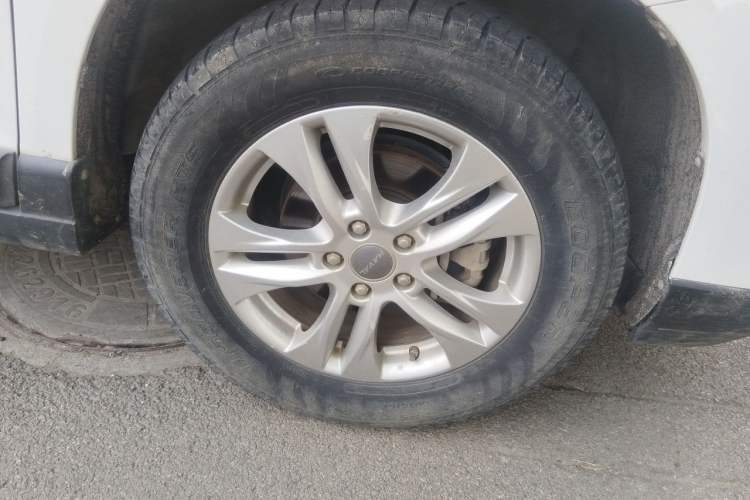 Used Haval H6 2017 Blue Label Sport Edition 1.5T Manual Two-Wheel Drive Elite Model Right Front Wheel Hub