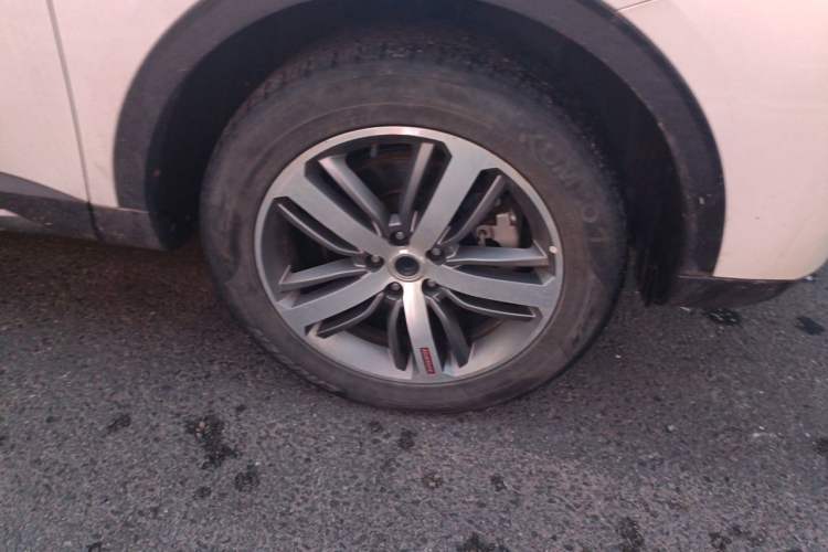 Used Haval H6 2017 Red Label 2.0T Automatic Two-Wheel Drive ZhiShang Model Right Front Wheel Hub