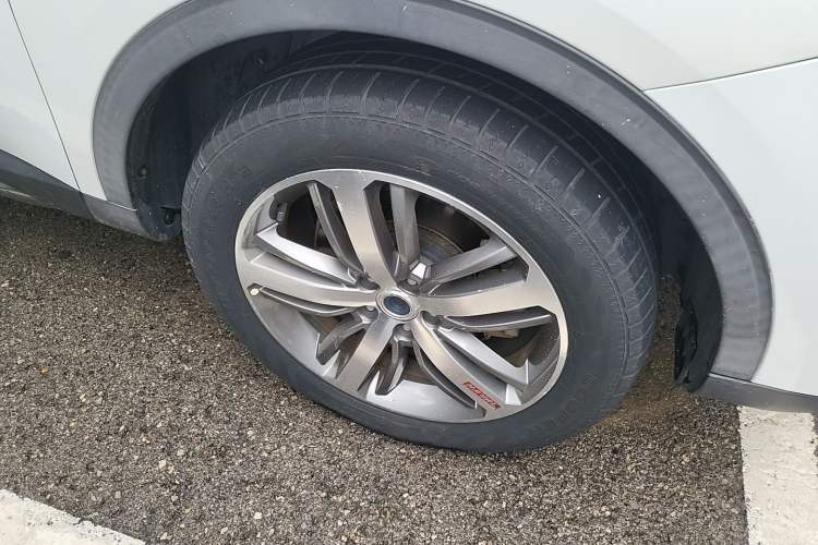 Used Haval H6 2017 Red Label 2.0T Automatic Two-Wheel Drive ZhiShang Model Right Front Wheel Hub