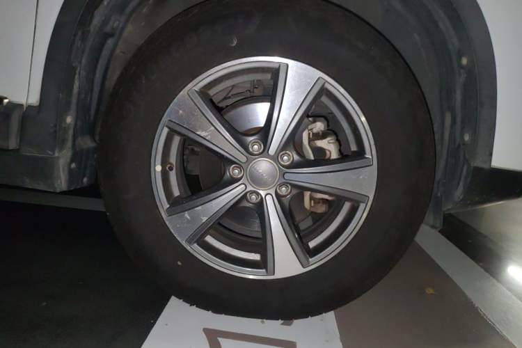 Used Haval H6 2017 Red-Label Sport Edition 1.5T Manual Two-Wheel Drive Elite Model Right Front Wheel Hub