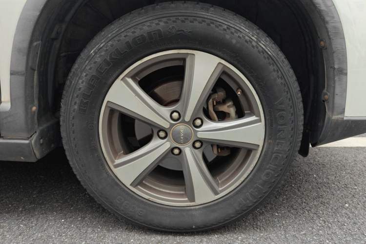 Used Haval H6 2017 Red-Label Sport Edition 1.5T Manual Two-Wheel Drive Elite Model Right Front Wheel Hub