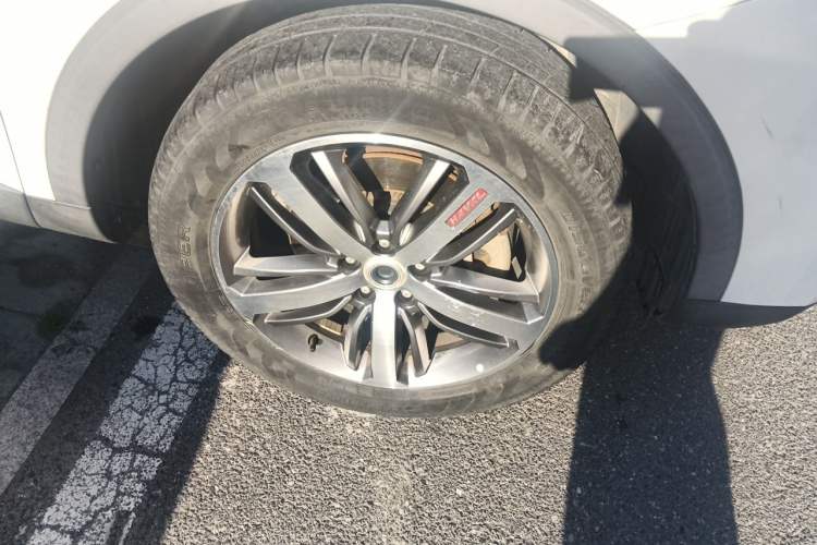 Used Haval H6 2017 Red Label 2.0T Automatic Two-Wheel Drive ZhiShang Model Right Front Wheel Hub