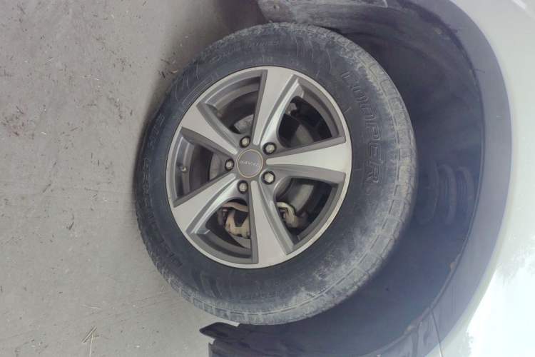 Used Haval H6 2017 Red-Label Sport Edition 1.5T Manual Two-Wheel Drive Elite Model Right Front Wheel Hub
