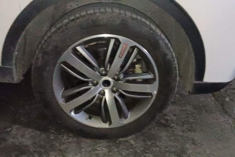 Used Haval H6 2017 Red-Label 1.5T Automatic Two-Wheel Drive Luxury Model Right Front Wheel Hub