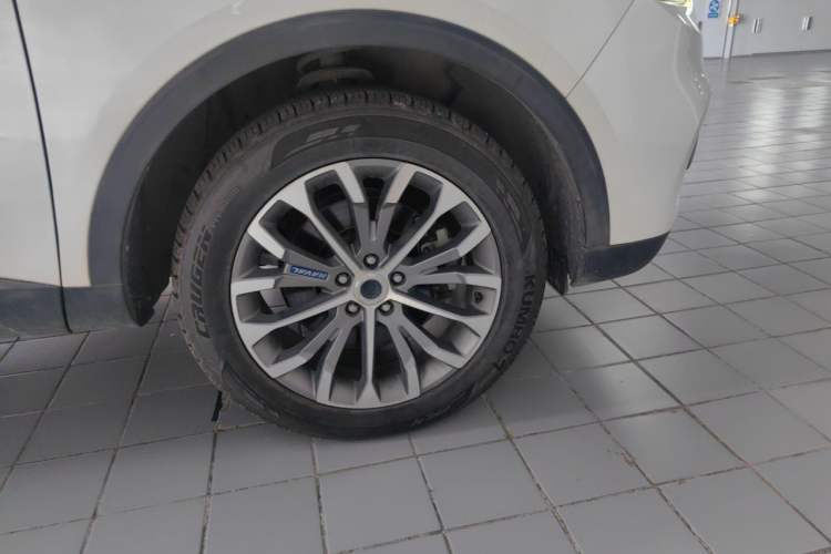 Used Haval H6 2017 Blue Label 2.0T Automatic Two-Wheel Drive Leading Model Right Front Wheel Hub