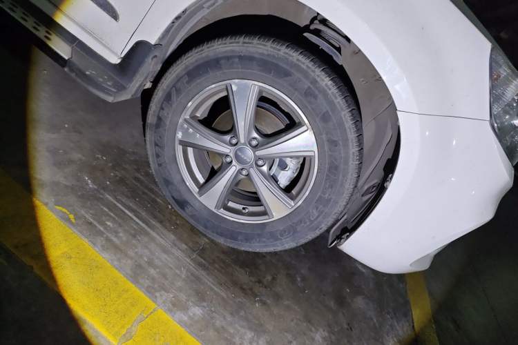 Used Haval H6 2017 Classic Edition 1.5T Automatic Two-Wheel Drive Elite Model Right Front Wheel Hub