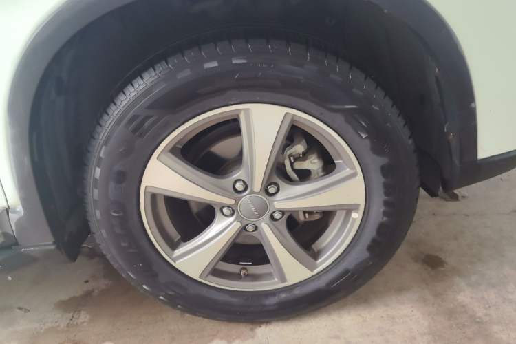 Used Haval H6 2017 Red-Label Sport Edition 1.5T Manual Two-Wheel Drive Elite Model Right Front Wheel Hub