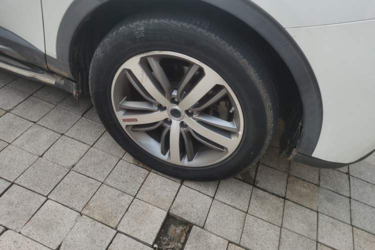 Used Haval H6 2017 Red Label 2.0T Automatic Two-Wheel Drive ZhiShang Model Right Front Wheel Hub