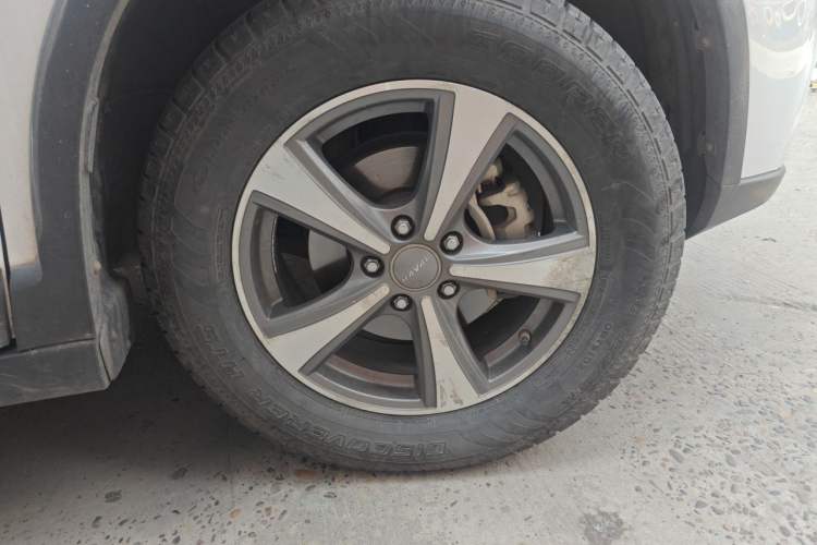 Used Haval H6 2017 Red-Label Sport Edition 1.5T Manual Two-Wheel Drive Elite Model Right Front Wheel Hub