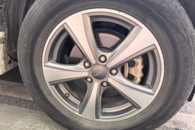 Used Haval H6 2017 Classic Edition 1.5T Automatic Two-Wheel Drive Elite Model Right Front Wheel Hub