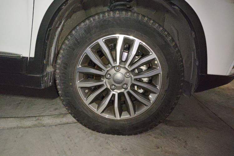 Used Haval H6 2017 Red-Label Sport Edition 1.5T Automatic Two-Wheel Drive Luxury Model Right Front Wheel Hub