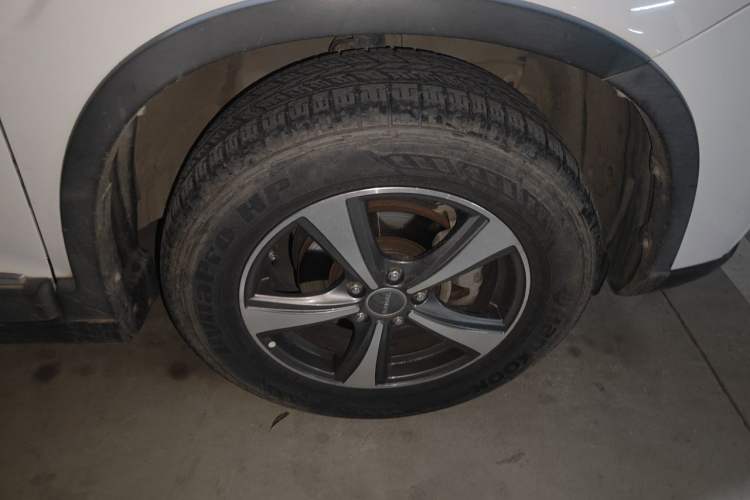 Used Haval H6 2017 Red-Label Sport Edition 1.5T Manual Two-Wheel Drive Elite Model Right Front Wheel Hub