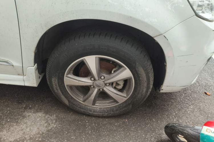 Used Haval H6 2017 Classic Edition 1.5T Manual Two-Wheel Drive Urban Model Right Front Wheel Hub