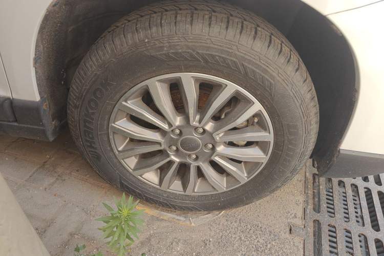 Used Haval H6 2017 Blue Label Sport Edition 1.5T Automatic Two-Wheel Drive Luxury Model Right Front Wheel Hub