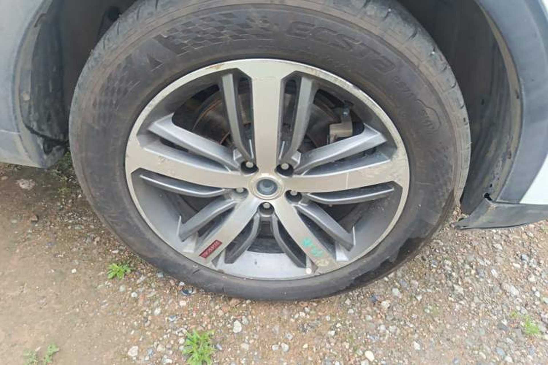 Used Haval H6 2017 Red-Label 1.5T Automatic Two-Wheel Drive Smart Edition Right Front Wheel Hub