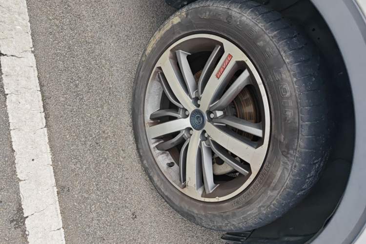 Used Haval H6 2017 Red Label 2.0T Automatic Two-Wheel Drive ZhiShang Model Right Front Wheel Hub