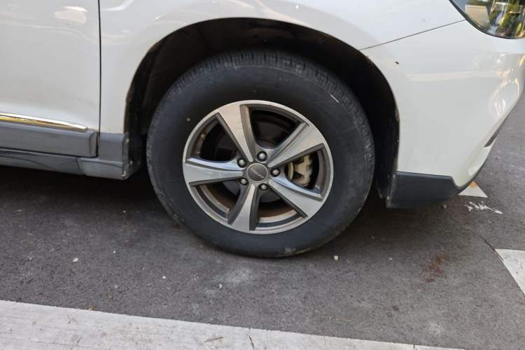Used Haval H6 2017 Blue Label Sport Edition 1.5T Manual Two-Wheel Drive Elite Model Right Front Wheel Hub