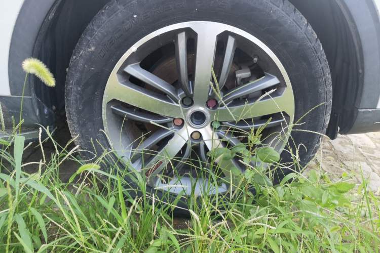 Used Haval H6 2017 Red Label 2.0T Automatic Two-Wheel Drive ZhiShang Model Right Front Wheel Hub