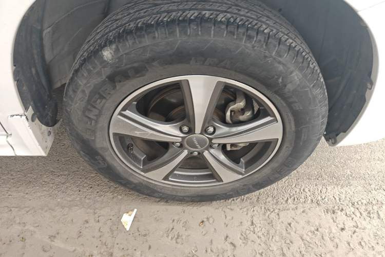 Used Haval H6 2017 Classic Edition 1.5T Automatic Two-Wheel Drive Urban Model Right Front Wheel Hub