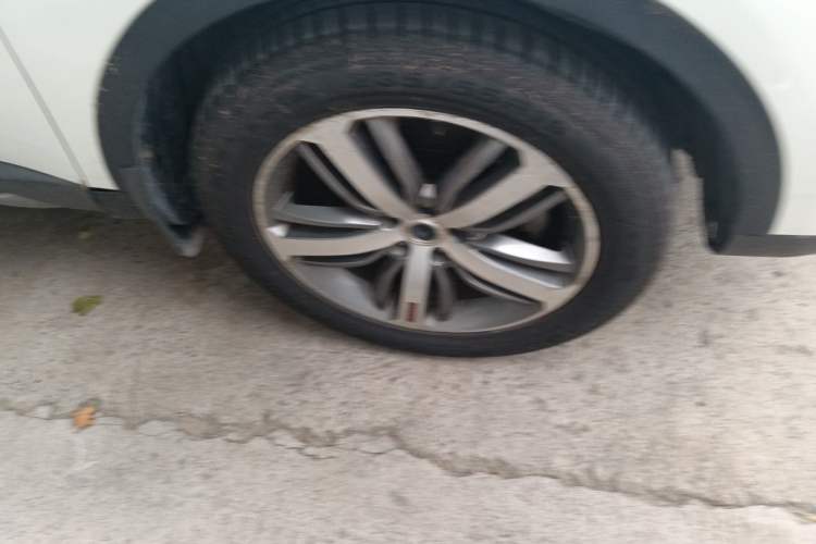 Used Haval H6 2017 Red Label 2.0T Automatic Two-Wheel Drive ZhiShang Model Right Front Wheel Hub