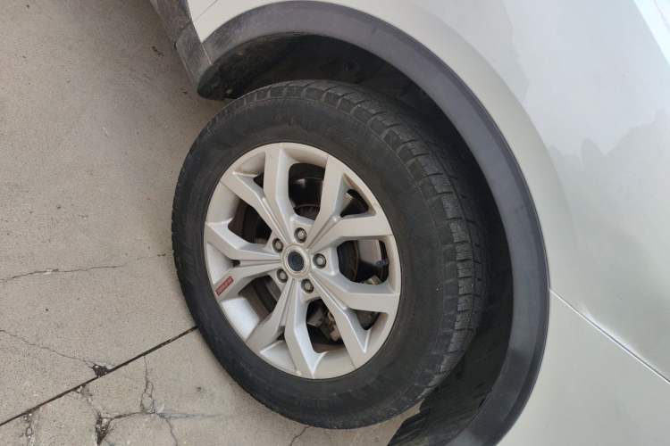 Used Haval H6 2017 Red-Label 2.0T Automatic Two-Wheel Drive Fashion Edition Right Front Wheel Hub
