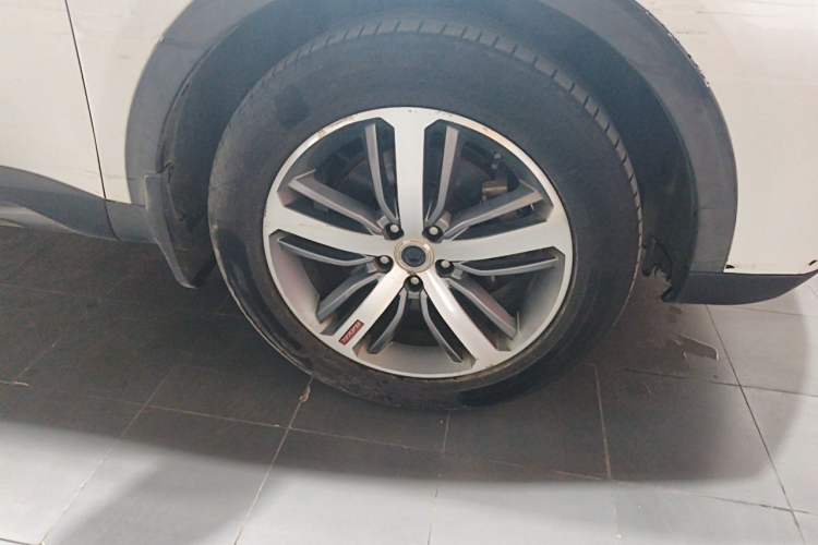 Used Haval H6 2017 Red Label 2.0T Automatic Two-Wheel Drive ZhiShang Model Right Front Wheel Hub