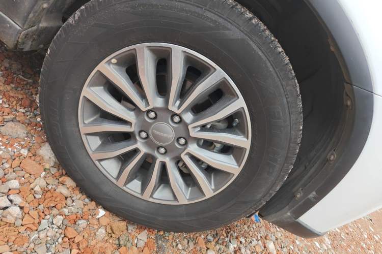 Used Haval H6 2017 Red-Label Sport Edition 1.5T Automatic Two-Wheel Drive Luxury Model Right Front Wheel Hub