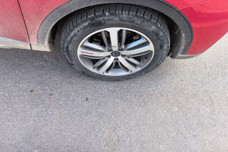 Used Haval H6 2017 Red Label 2.0T Automatic Two-Wheel Drive ZhiShang Model Right Front Wheel Hub