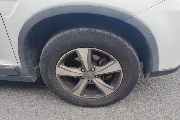 Used Haval H6 2017 Red-Label Sport Edition 1.5T Manual Two-Wheel Drive Elite Model Right Front Wheel Hub