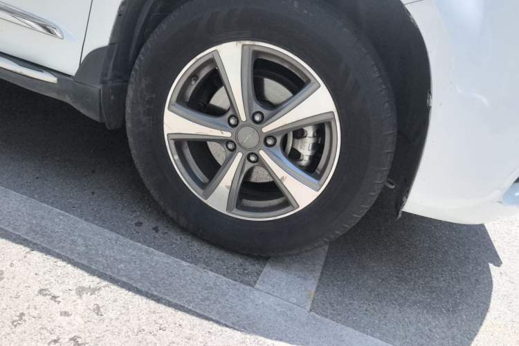 Used Haval H6 2017 Classic Edition 1.5T Automatic Two-Wheel Drive Elite Model Right Front Wheel Hub